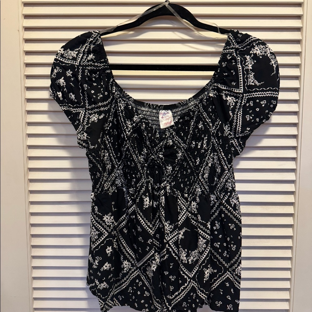 No Boundaries bandana pattern smocked peplum top